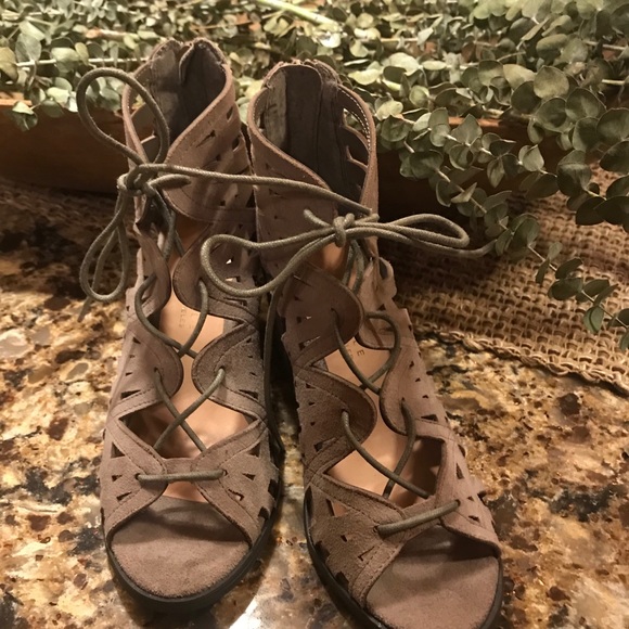 3 inch High heeled! Never worn ! - Picture 2 of 4